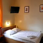 Ξενοδοχείο με διαμερίσματα Kadetus 2*