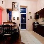 Ξενοδοχείο με διαμερίσματα Kadetus