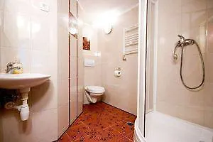 Kadetus 公寓式酒店