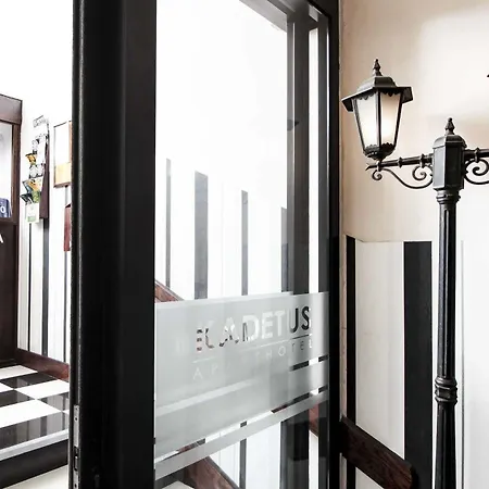Kadetus 公寓式酒店