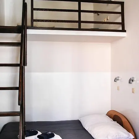 Kadetus アパートホテル