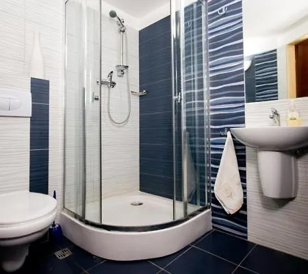 アパートホテル Kadetus クラクフ